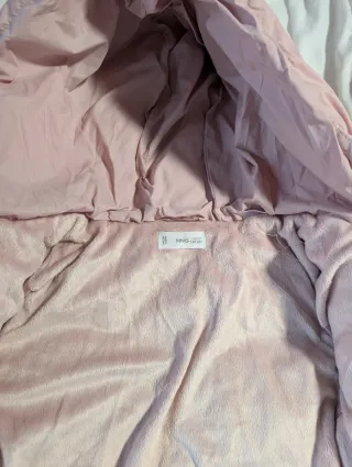 Chaqueta Mango rosa acolchada con capucha