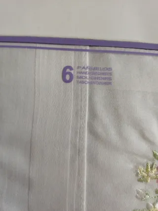 Caja 6 Pañuelos Bordados Flores