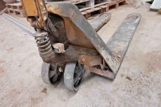 Transpaleta de 1.500 Kilos.