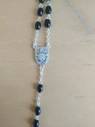 Rosario Papa Francisco con estuche