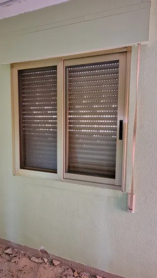 Lote de ventanas aluminio dorado