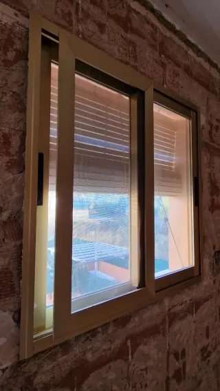 Lote de ventanas aluminio dorado