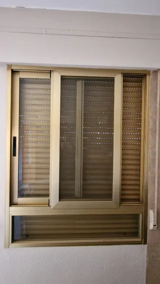Lote de ventanas aluminio dorado
