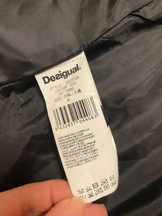 Abrigo Desigual Negro con Forro Multicolor