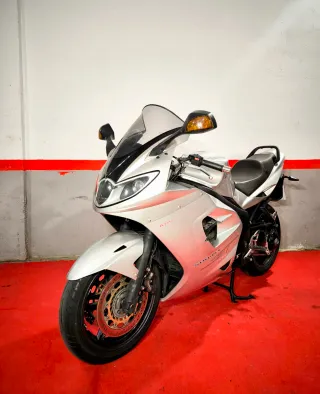 Triumph Sprint ST 1050