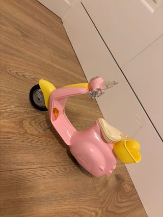 Moto Barbie rosa y amarilla