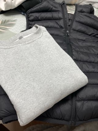 Chaleco acolchado + Sudadera gris