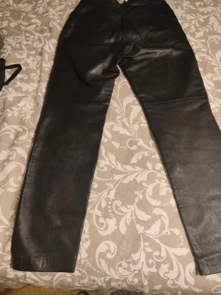 Pantalón de piel auténtica talla 44