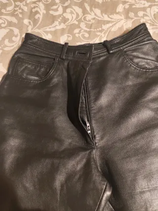 Pantalón de piel auténtica talla 44