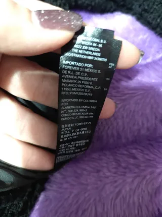 Chaqueta con capucha negra y roja Talla S