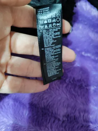 Chaqueta con capucha negra y roja Talla S