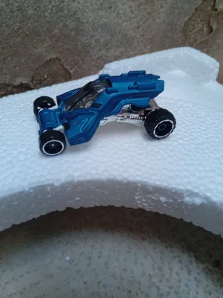 Figura y Coche Hot Wheels de Max steel