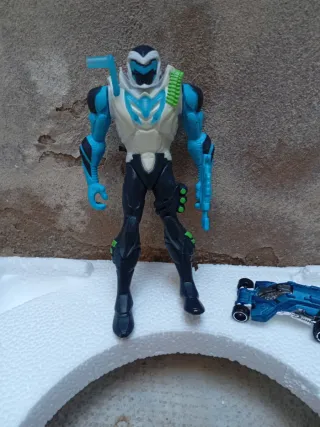 Figura y Coche Hot Wheels de Max steel