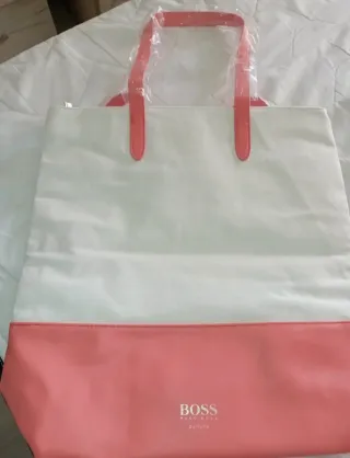 2 bolsos ( Hugo Boss y Elie Saab)