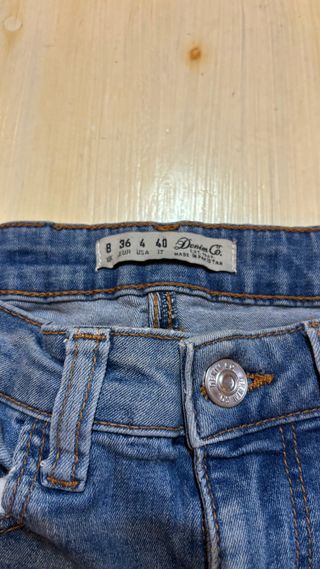 Pantalón vaquero skinny desgastado