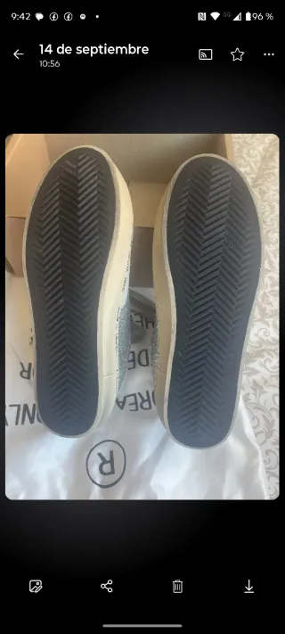 Zapatillas deportivas plateadas con purpurina