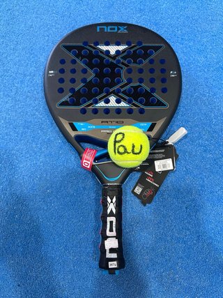 Pala de pádel Nox AT10 pro cup Soft 2026