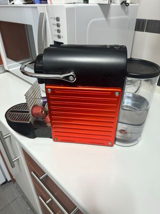Cafetera Nespresso Pixie