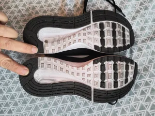 Zapatillas Nike Negras y Blancas