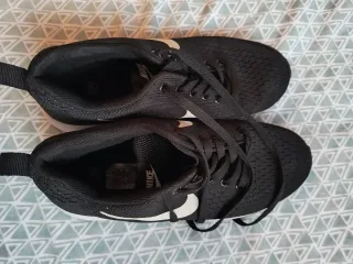 Zapatillas Nike Negras y Blancas