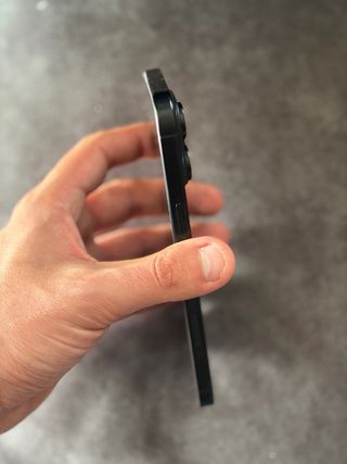 iPhone 16 Pro Max Dorado/Plateado