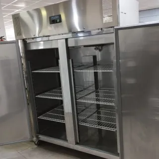 Congelador vertical Polar 2 puertas