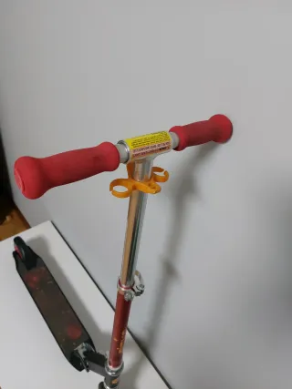 Patinete 2 Ruedas Rojo y Negro