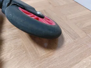 Patinete 2 Ruedas Rojo y Negro