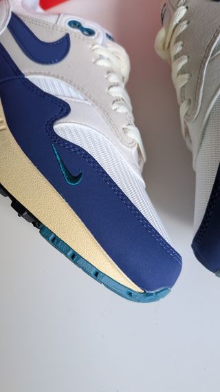 Nike Air Max 1 Beige y Azul