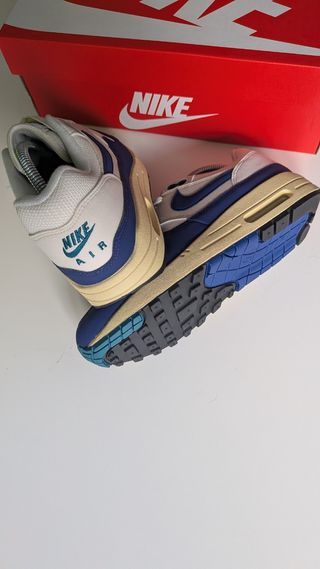 Nike Air Max 1 Beige y Azul