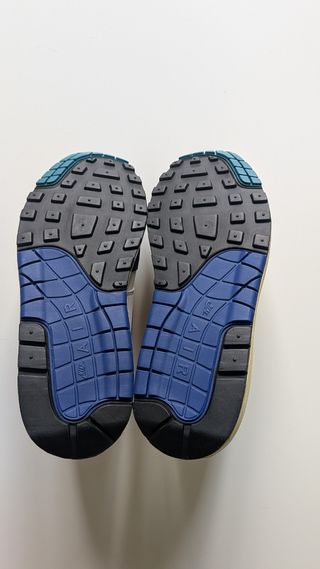 Nike Air Max 1 Beige y Azul