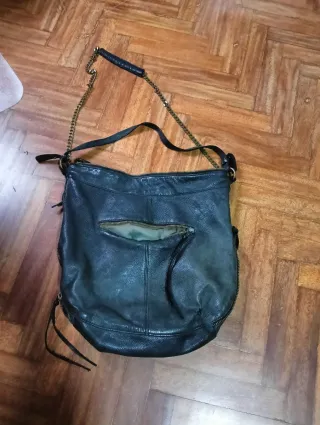 Bolso de cuero negro