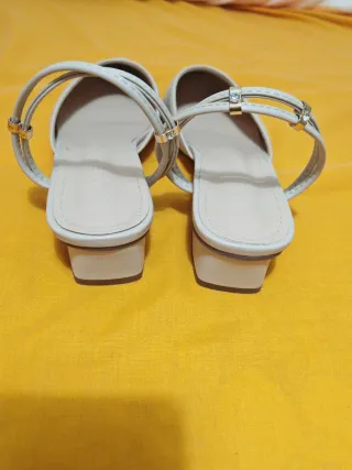 Zapatos piel sintética nude