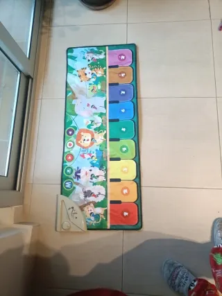Piano musical infantil con animales