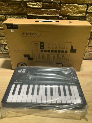 Arturia MiniLab 3 Controlador MIDI