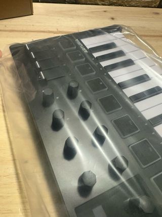 Arturia MiniLab 3 Controlador MIDI