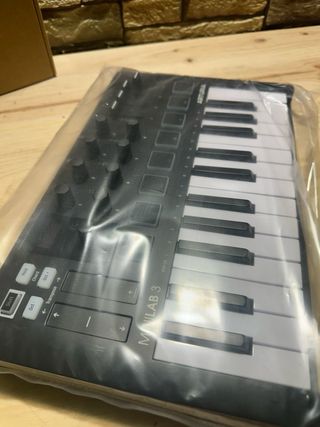 Arturia MiniLab 3 Controlador MIDI