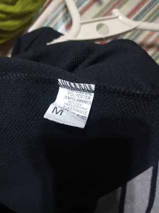 Chaqueta ligera con cremalleras