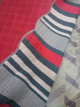 Edredón reversible.