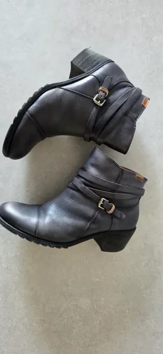Botines Pikolinos grises con tiras
