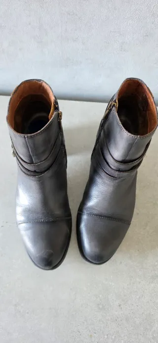 Botines Pikolinos grises con tiras