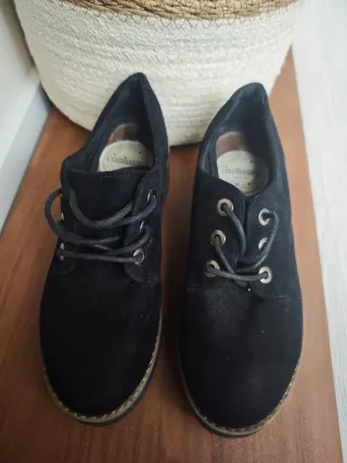 Zapatos Coolway negros de ante con cordones