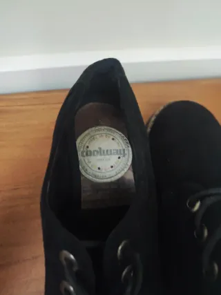 Zapatos Coolway negros de ante con cordones
