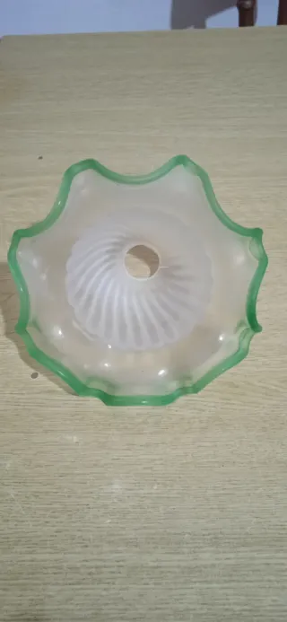 Paralume in vetro bianco e verde