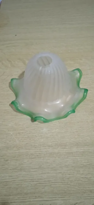 Paralume in vetro bianco e verde