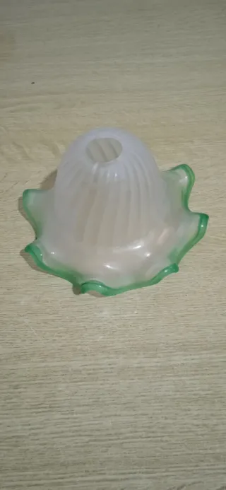 Paralume in vetro bianco e verde