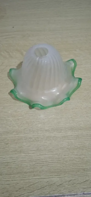 Paralume in vetro bianco e verde