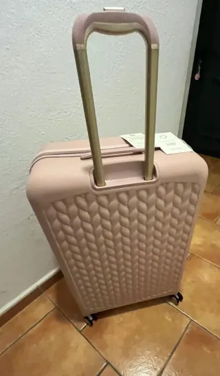 Maleta Primark Dura Rosa Un Solo Uso