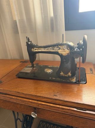 Máquina de coser Singer antigua