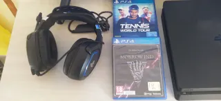 PS4 Slim accessoriata